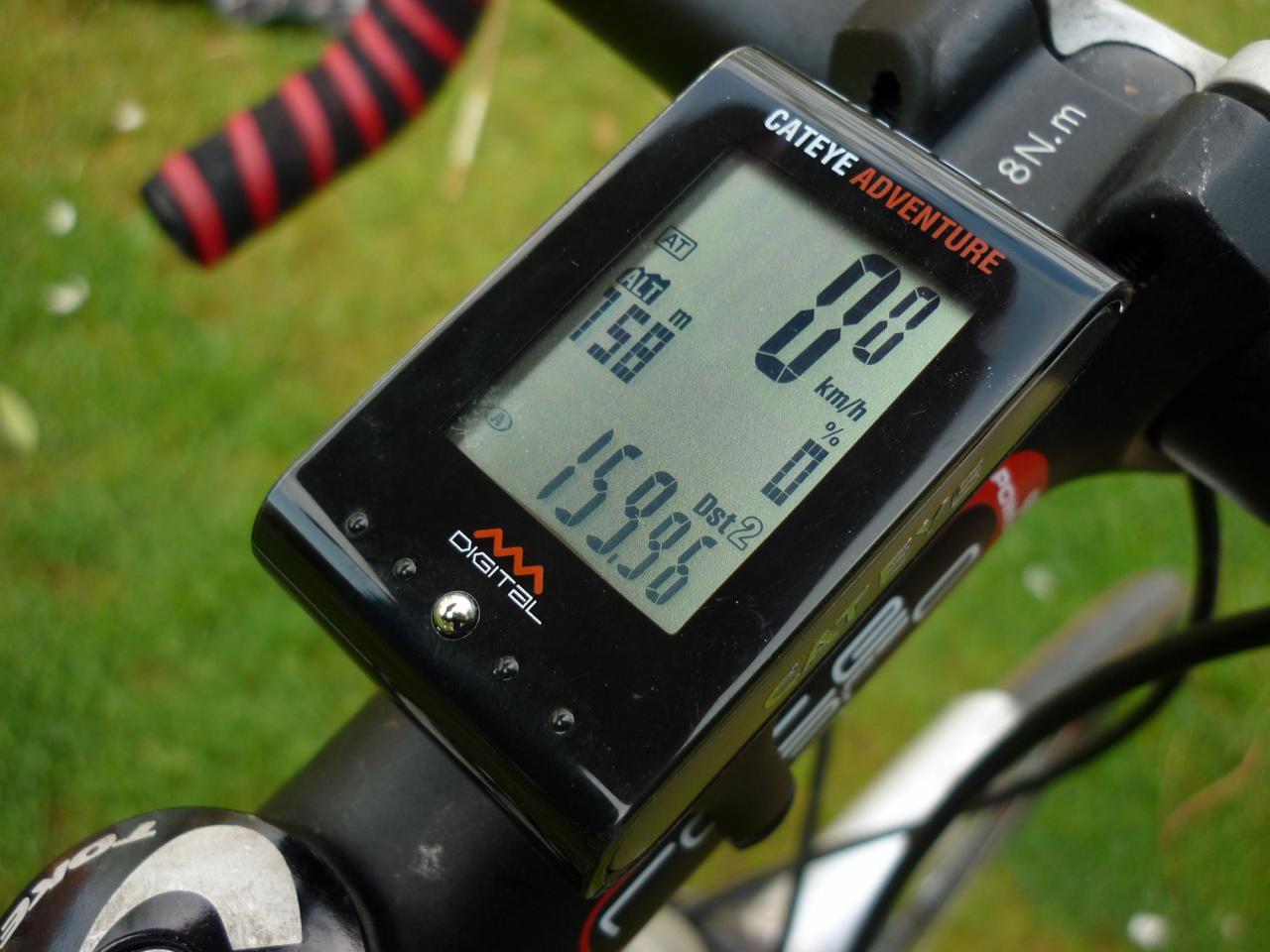 Review Cateye Adventure Wireless Altimeter computer road.cc